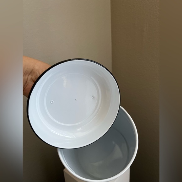 Pets treat canister - Picture 2 of 2